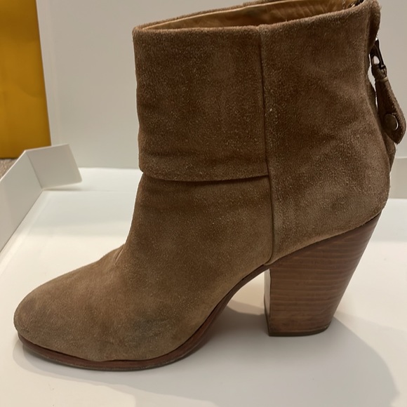 Classic Newbury Boots from Rag and Bone in tan suede, box and dust bag included - Picture 6 of 12